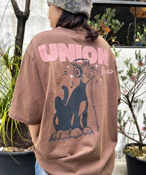 UNION(UNION TOKYO)(ユニオン)の「UNION TOKYO TUNED IN TEE ユニオントーキョー(Tシャツ/カットソー・メンズ・ブラウン系その他/ブラック/ホワイト系その他・SMALL/MEDIUM/LARGE/X-LARGE/XX-LARGE)」の3枚目の写真