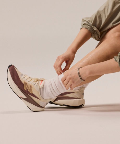 ニューバランスFuelCell Rebel v5 レディース25センチ　ブラウン FuelCell Rebel v5 - New Balance