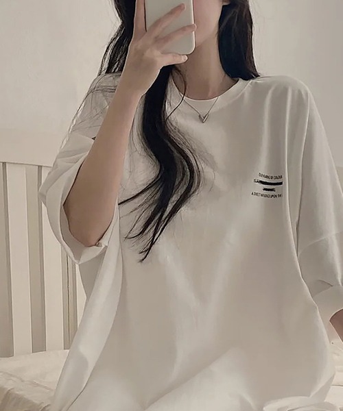 Asterellivi(アステレリビ)の「バックプリントビックTシャツ(Tシャツ/カットソー・レディース・ホワイト/ブラック/チャコールグレー/ブルー・FREE)」の1枚目の写真