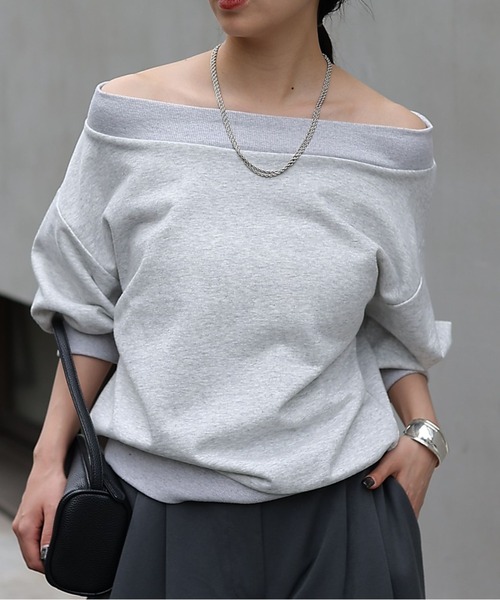 COLONY 2139（コロニートゥーワンスリーナイン）の「5分袖オフショルスウェットプルオーバー（スウェット・レディース・ホワイト/ブラウン/グレー/ブラック・FREE）」の4枚目の写真