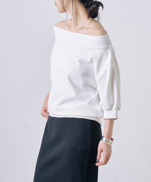 COLONY 2139（コロニートゥーワンスリーナイン）の「5分袖オフショルスウェットプルオーバー（スウェット・レディース・ホワイト/ブラウン/グレー/ブラック・FREE）」の6枚目の写真