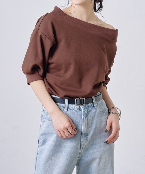 COLONY 2139（コロニートゥーワンスリーナイン）の「5分袖オフショルスウェットプルオーバー（スウェット・レディース・ホワイト/ブラウン/グレー/ブラック・FREE）」の13枚目の写真