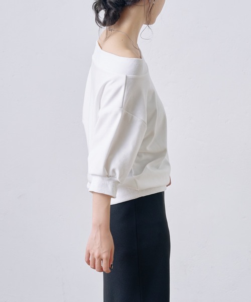 COLONY 2139（コロニートゥーワンスリーナイン）の「5分袖オフショルスウェットプルオーバー（スウェット・レディース・ホワイト/ブラウン/グレー/ブラック・FREE）」の8枚目の写真