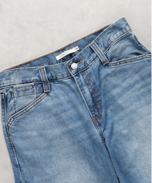 Levi's(リーバイス)の「Levi's(リーバイス)「COOL」ワイドレッグバギー(デニムパンツ・レディース・ライトインディゴブルー・24inch/25inch/26inch/27inch)」の3枚目の写真