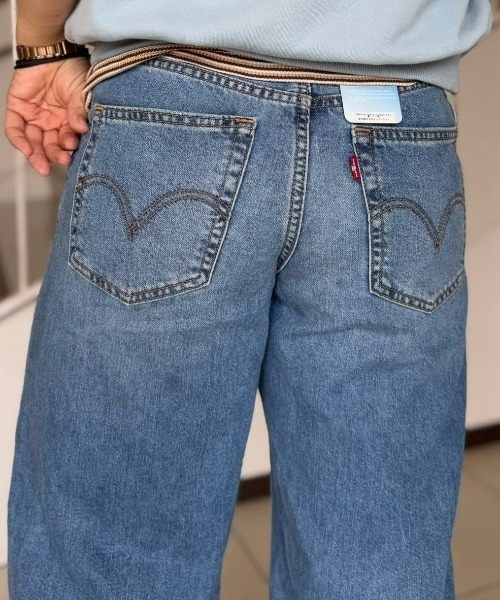 Levi's(リーバイス)の「Levi's(リーバイス)「COOL」ワイドレッグバギー(デニムパンツ・レディース・ライトインディゴブルー・24inch/25inch/26inch/27inch)」の18枚目の写真