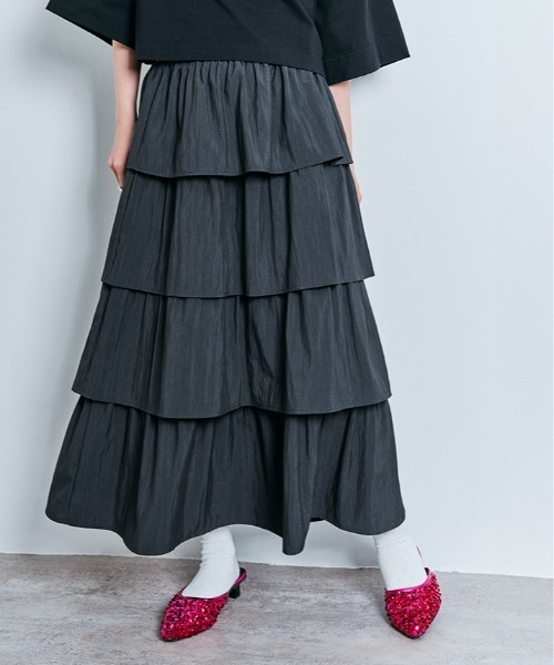 W:Huku(フーク)の「ドライタッチ 4段 ティアード ロング スカート(スカート・レディース・オフホワイト/カーキ/チャコール・FREE)」の16枚目の写真