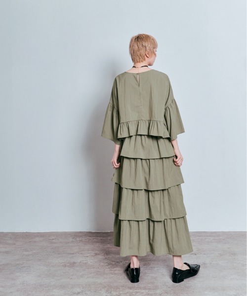 W:Huku(フーク)の「ドライタッチ 4段 ティアード ロング スカート(スカート・レディース・オフホワイト/カーキ/チャコール・FREE)」の21枚目の写真