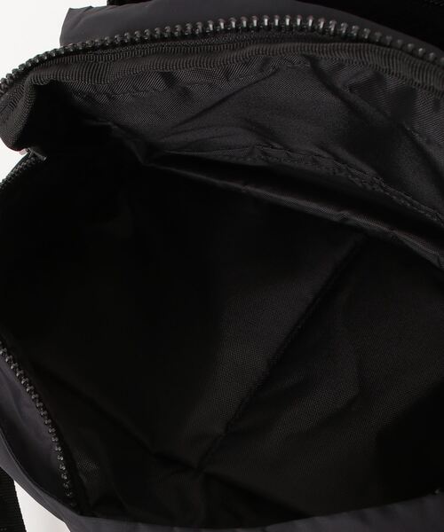 THE NORTH FACE PURPLE LABEL(ザ ノースフェイス パープルレーベル)の「THE NORTH FACE PURPLE LABEL CORDURA Nylon Shoulder Bag / ザ・ノース・フェイス パープルレーベル コーデュラ ナイロン ショルダー バッグ(ショルダーバッグ・メンズ・ブラック・ONE SIZE)」の4枚目の写真