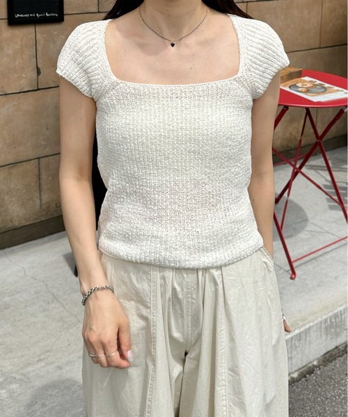 LE MORE(リモア)の「ワイドスクエアネックニット(ニット/セーター・レディース・アイボリー/ブラック/ベージュ・FREE)」の20枚目の写真