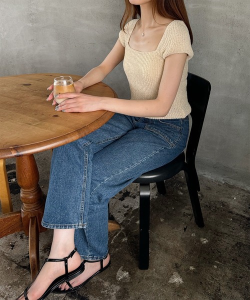 LE MORE(リモア)の「ワイドスクエアネックニット(ニット/セーター・レディース・アイボリー/ブラック/ベージュ・FREE)」の6枚目の写真