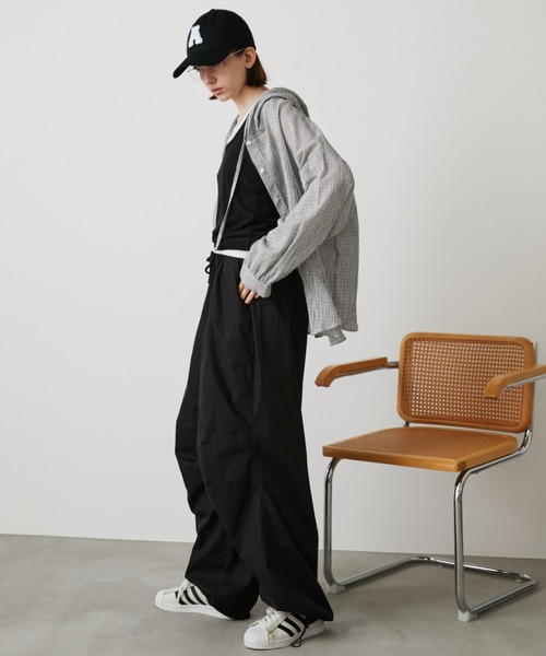 Auntie Rosa Holiday（アンティローザホリデー）の「ボリュームワイドレッグパンツ / サイズ展開あり（その他パンツ・レディース・ブルー/ブラック/アイボリー/ネイビー・SMALL/MEDIUM）」の14枚目の写真