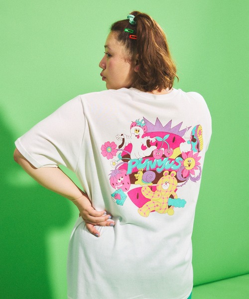 PUNYUS（プニュズ）の「ストロベリーフレンズビッグＴシャツ（Tシャツ/カットソー・レディース・ブラック/ホワイト/イエロー・3/4）」の8枚目の写真