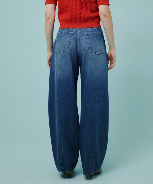 allureville(アルアバイル)の「セミバギーデニムパンツ(デニムパンツ・レディース・ブルー・1/2)」の13枚目の写真