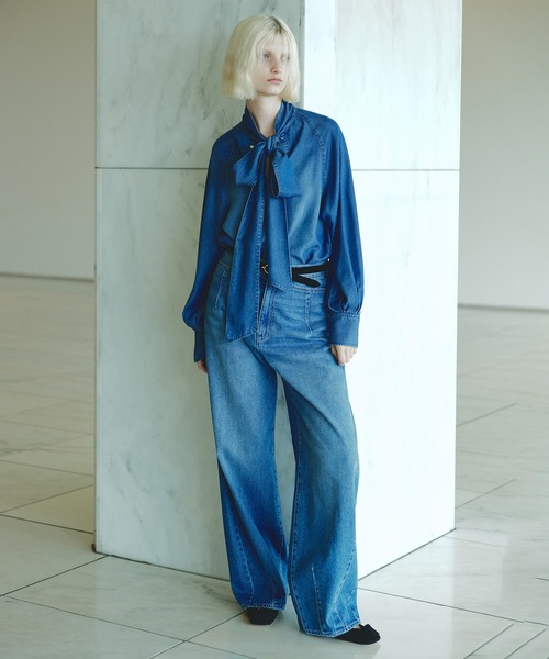 allureville(アルアバイル)の「セミバギーデニムパンツ(デニムパンツ・レディース・ブルー・1/2)」の16枚目の写真