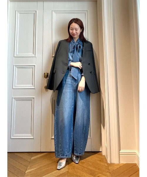 allureville(アルアバイル)の「セミバギーデニムパンツ(デニムパンツ・レディース・ブルー・1/2)」の14枚目の写真