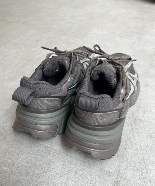 NIKE(ナイキ)の「【NIKE/ナイキ】 V2K RUN(スニーカー・レディース・シルバー・24cm/24.5cm)」の8枚目の写真