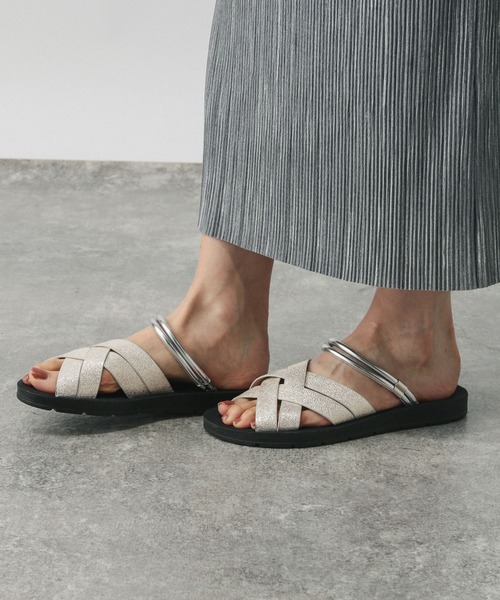 GLOBAL WORK（グローバルワーク）の「らくっション2WAYラメサンダル/494066（サンダル・レディース・シルバー/ブラック/ゴールド・LARGE/MEDIUM）」の21枚目の写真