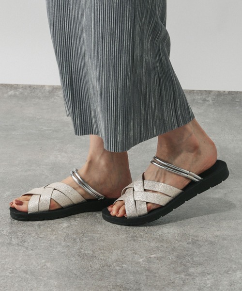 GLOBAL WORK（グローバルワーク）の「らくっション2WAYラメサンダル/494066（サンダル・レディース・シルバー/ブラック/ゴールド・LARGE/MEDIUM）」の22枚目の写真