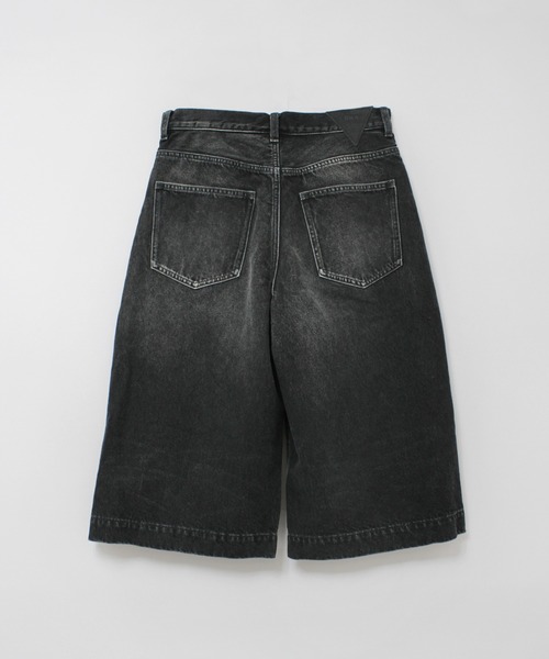 RNA（アールエヌエー）の「R4378 スタッズラインルーズカットレングスパンツ（デニムパンツ・レディース・ブラック/ライトインディゴブルー・MEDIUM）」の6枚目の写真