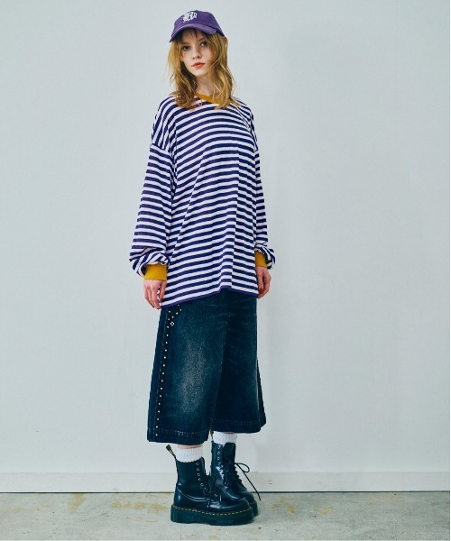 RNA（アールエヌエー）の「R4378 スタッズラインルーズカットレングスパンツ（デニムパンツ・レディース・ブラック/ライトインディゴブルー・MEDIUM）」の19枚目の写真