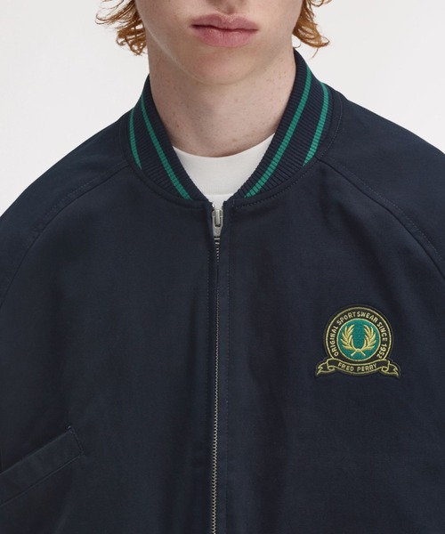 FRED PERRY(フレッドペリー)の「Tennis Badge Bomber Jacket/テニスバッジボンバージャケット(ブルゾン・メンズ・ネイビー・M/L/S)」の6枚目の写真