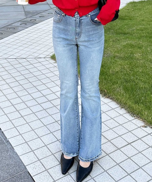 nelliy.(ネルリー)の「オリジナルパッチストレッチフレアデニムパンツ(デニムパンツ・レディース・インディゴブルー/ブルー・MEDIUM/LARGE)」の2枚目の写真