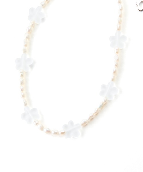 Casselini（キャセリーニ）の「Casselini(キャセリーニ)フラワーパールネックレス（ネックレス・レディース・ホワイト・FREE）」の6枚目の写真