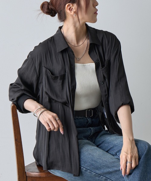 COLONY 2139（コロニートゥーワンスリーナイン）の「エステルワッシャー袖リブシャツ（シャツ/ブラウス・レディース・ブラック/ホワイト/ブラウン・FREE）」の2枚目の写真