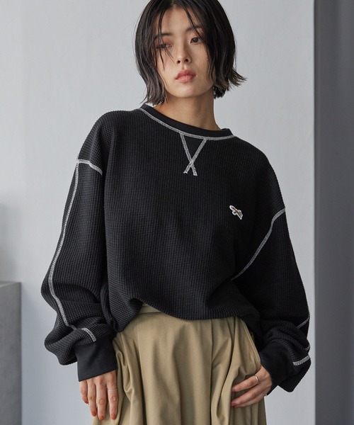 PENNEYS（ぺニーズ）の「PENNEYS/ペニーズ 別注 THE FOX ワンポイントロゴ刺繍 ステッチ配色ワッフル長袖Tシャツ<抗菌防臭>（Tシャツ/カットソー・レディース・ネイビー/アイボリー/グレー/カーキ/ブラック/イエロー・L/M）」の21枚目の写真