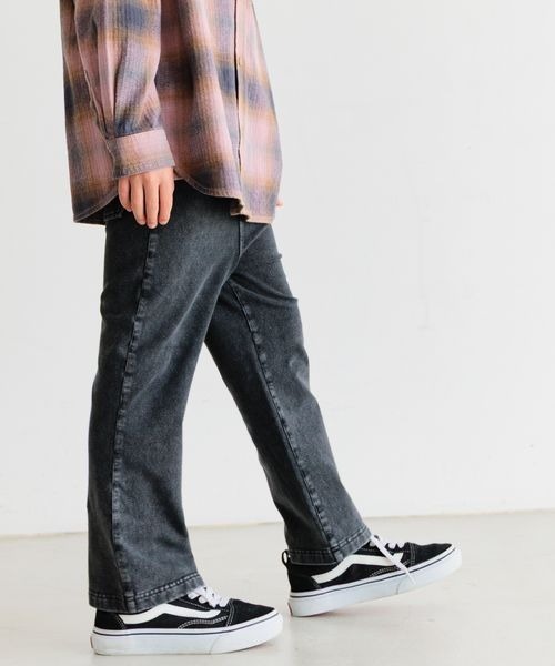 BAYFLOW（ベイフロー）の「[ぐんとのび～る!]フレアカットデニムパンツ(KIDS)（デニムパンツ・キッズ・ブルー/ブラック・110cm/120cm/130cm/140cm/150cm）」の2枚目の写真