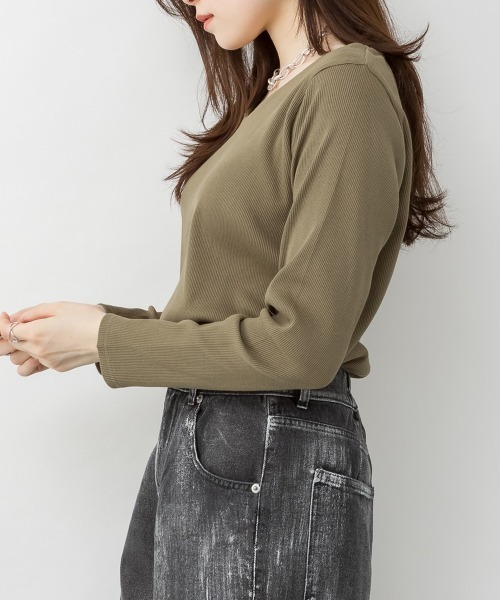 RCD(アールシーディー)の「2×2リブVネックカットソー(Tシャツ/カットソー・レディース・杢グレー/オフホワイト/ベージュ/ブラック/カーキ・L/M/4L/3L/LL)」の7枚目の写真