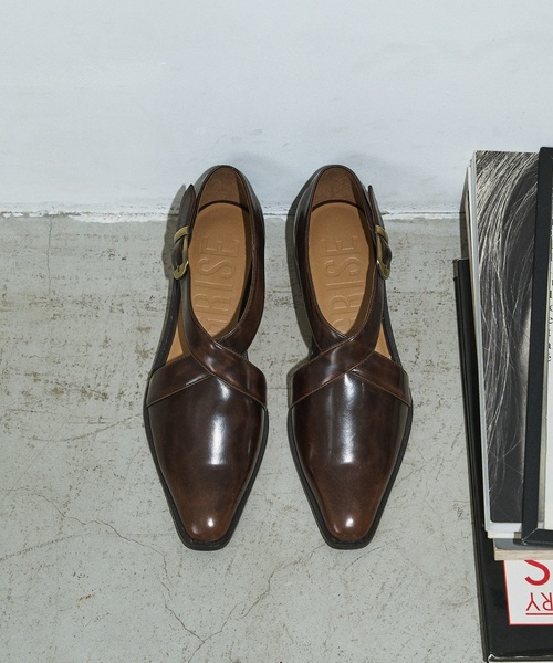 GRISE（グリーズ）の「GRISE3cmクロスストラップマニッシュ（ローファー・レディース・ホワイト系その他/ブラック/ブラウン・25cm/24.5cm/22.5cm/22cm/23.5cm/23cm/24cm）」の3枚目の写真