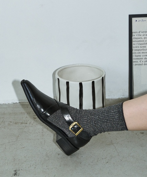 GRISE（グリーズ）の「GRISE3cmクロスストラップマニッシュ（ローファー・レディース・ホワイト系その他/ブラック/ブラウン・25cm/24.5cm/22.5cm/22cm/23.5cm/23cm/24cm）」の4枚目の写真