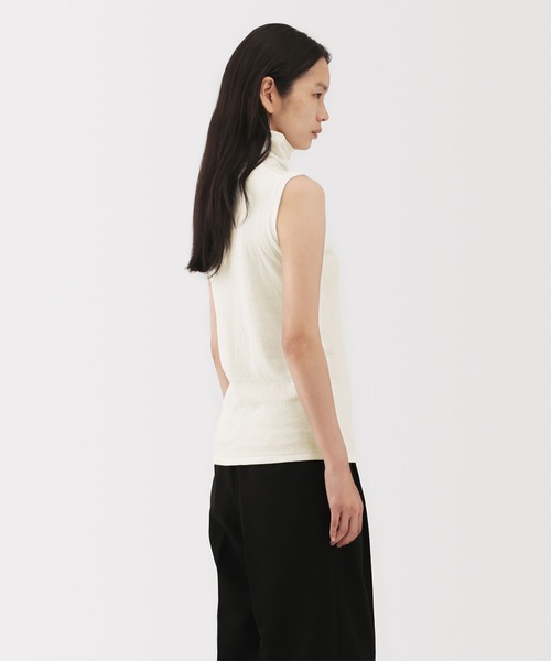 MUJI Labo(ムジラボ)の「〔MUJI Labo〕婦人 コットンカシミヤタートルネックノースリーブTシャツ(Tシャツ/カットソー・レディース・グレー系/オフホワイト/ブラック・L/M/XL/S)」の5枚目の写真