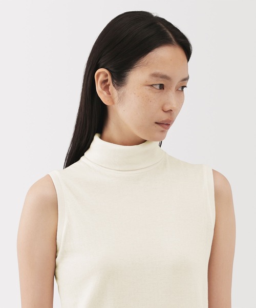MUJI Labo(ムジラボ)の「〔MUJI Labo〕婦人 コットンカシミヤタートルネックノースリーブTシャツ(Tシャツ/カットソー・レディース・グレー系/オフホワイト/ブラック・L/M/XL/S)」の9枚目の写真