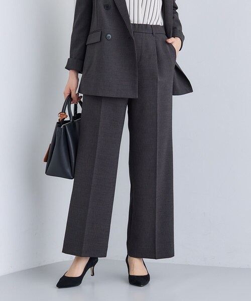 INDIVI（インディヴィ）の「【洗える／セットアップ可能】凹凸ストレッチ素材ストレートパンツ（その他パンツ・レディース・ライトグレー/スミクロ/ライトグレー系5/ブラック系その他6/ブラック系その他7・05/15 /36/38/40/13/03/19）」の4枚目の写真