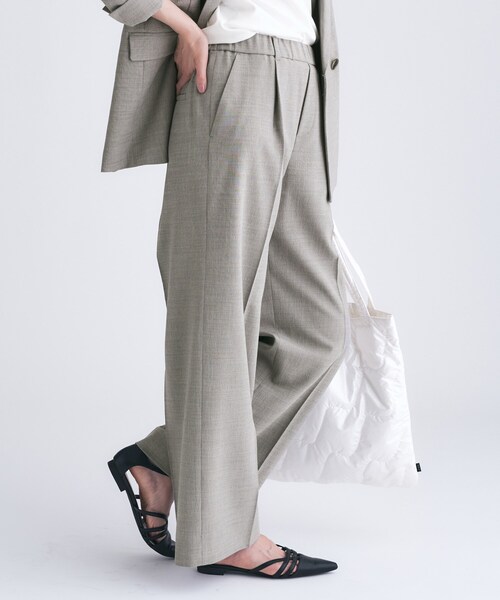 INDIVI（インディヴィ）の「【洗える／セットアップ可能】凹凸ストレッチ素材ストレートパンツ（その他パンツ・レディース・ライトグレー/スミクロ/ライトグレー系5/ブラック系その他6/ブラック系その他7・05/15 /36/38/40/13/03/19）」の15枚目の写真