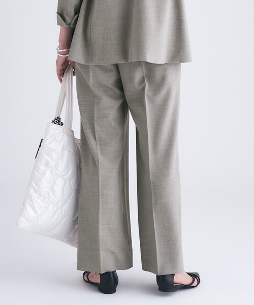 INDIVI（インディヴィ）の「【洗える／セットアップ可能】凹凸ストレッチ素材ストレートパンツ（その他パンツ・レディース・ライトグレー/スミクロ/ライトグレー系5/ブラック系その他6/ブラック系その他7・05/15 /36/38/40/13/03/19）」の16枚目の写真