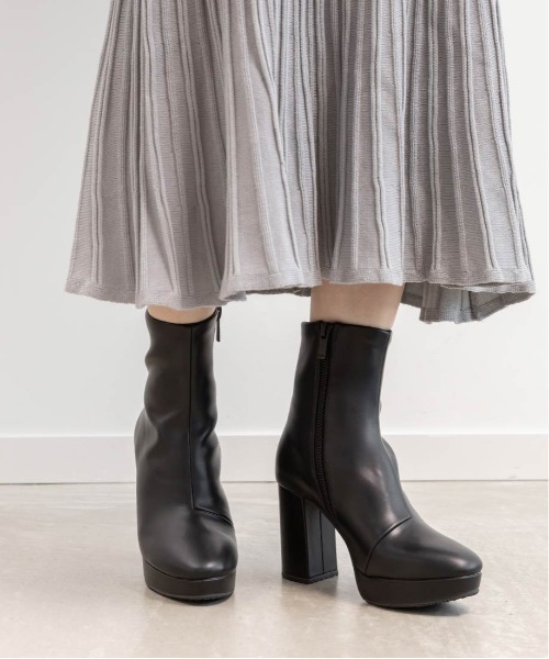 RANDA（ランダ）の「晴雨兼用 チャンキーヒールベーシックショートブーツ（ブーツ・レディース・ダークブラウン/アイボリー/ブラック系その他2/ブラック系その他・S/M/LL/L）」の17枚目の写真
