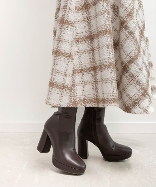 RANDA（ランダ）の「晴雨兼用 チャンキーヒールベーシックショートブーツ（ブーツ・レディース・ダークブラウン/アイボリー/ブラック系その他2/ブラック系その他・S/M/LL/L）」の19枚目の写真