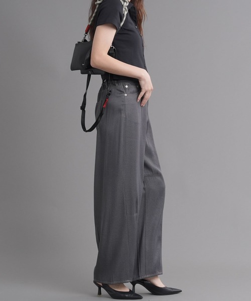 .WORKS(ドットワークス)の「T/Rデニムバレルレッグパンツ(デニムパンツ・レディース・ダークグレー/ネイビー/グレー/ブラック・M/L)」の6枚目の写真
