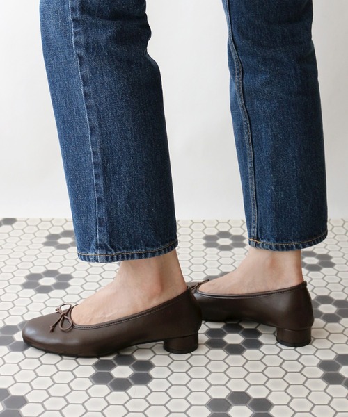 Fin（フィン）の「丸ヒールバレエシューズ【低反発スポンジ入り】（バレエシューズ・レディース・ブラック/ベージュ/ブラウン・23.5cm/23cm/22.5cm/25cm/24.5cm/24cm）」の9枚目の写真