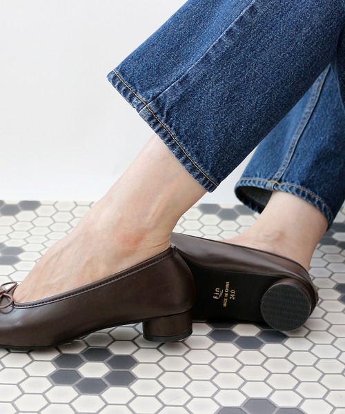 Fin（フィン）の「丸ヒールバレエシューズ【低反発スポンジ入り】（バレエシューズ・レディース・ブラック/ベージュ/ブラウン・23.5cm/23cm/22.5cm/25cm/24.5cm/24cm）」の10枚目の写真