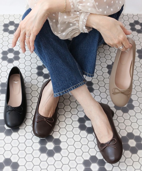 Fin（フィン）の「丸ヒールバレエシューズ【低反発スポンジ入り】（バレエシューズ・レディース・ブラック/ベージュ/ブラウン・23.5cm/23cm/22.5cm/25cm/24.5cm/24cm）」の21枚目の写真