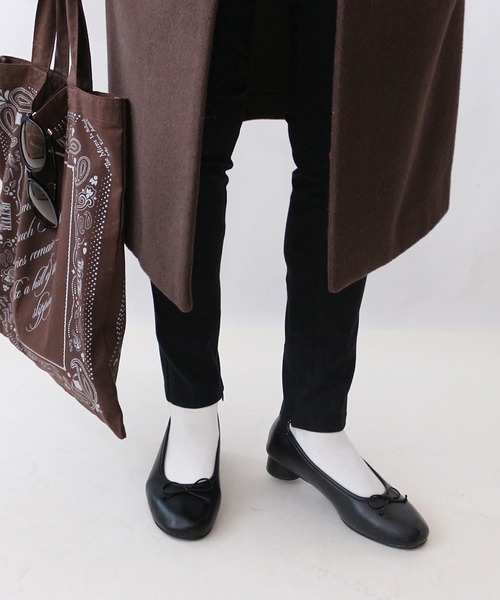 Fin（フィン）の「丸ヒールバレエシューズ【低反発スポンジ入り】（バレエシューズ・レディース・ブラック/ベージュ/ブラウン・23.5cm/23cm/22.5cm/25cm/24.5cm/24cm）」の22枚目の写真