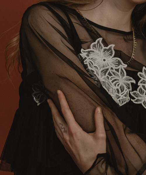 et.UNiVER（エトユニベール）の「Petal embroidery dress（ドレス