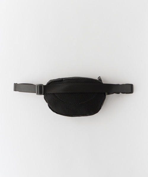 NEW ERA(ニューエラ)の「NEW ERA/ニューエラ MLB MCRO WAIST BAG ウエストバッグ(ボディバッグ/ウエストポーチ・メンズ・カモフラージュ/ブラック・FREE)」の3枚目の写真