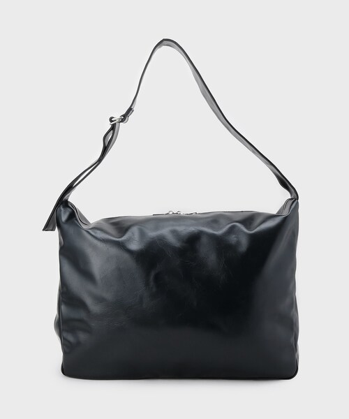 tk.TAKEO KIKUCHI（ティーケータケオキクチ）の「ルーズビッグショルダーバッグ／たすき掛け／ビッグ／A4サイズ収納可能（ショルダーバッグ・メンズ・ブラウン系その他5/ブラック系8/ブラック系/ブラック/ブラック系3/ブラック系4/ブラック系6/グレー系4・00）」の17枚目の写真