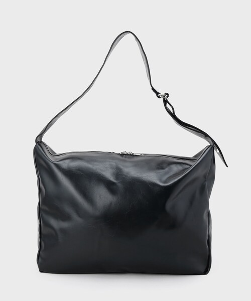 tk.TAKEO KIKUCHI（ティーケータケオキクチ）の「ルーズビッグショルダーバッグ／たすき掛け／ビッグ／A4サイズ収納可能（ショルダーバッグ・メンズ・ブラウン系その他5/ブラック系8/ブラック系/ブラック/ブラック系3/ブラック系4/ブラック系6/グレー系4・00）」の19枚目の写真