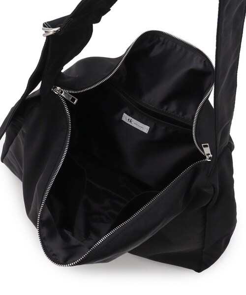tk.TAKEO KIKUCHI（ティーケータケオキクチ）の「ルーズビッグショルダーバッグ／たすき掛け／ビッグ／A4サイズ収納可能（ショルダーバッグ・メンズ・ブラウン系その他5/ブラック系8/ブラック系/ブラック/ブラック系3/ブラック系4/ブラック系6/グレー系4・00）」の22枚目の写真